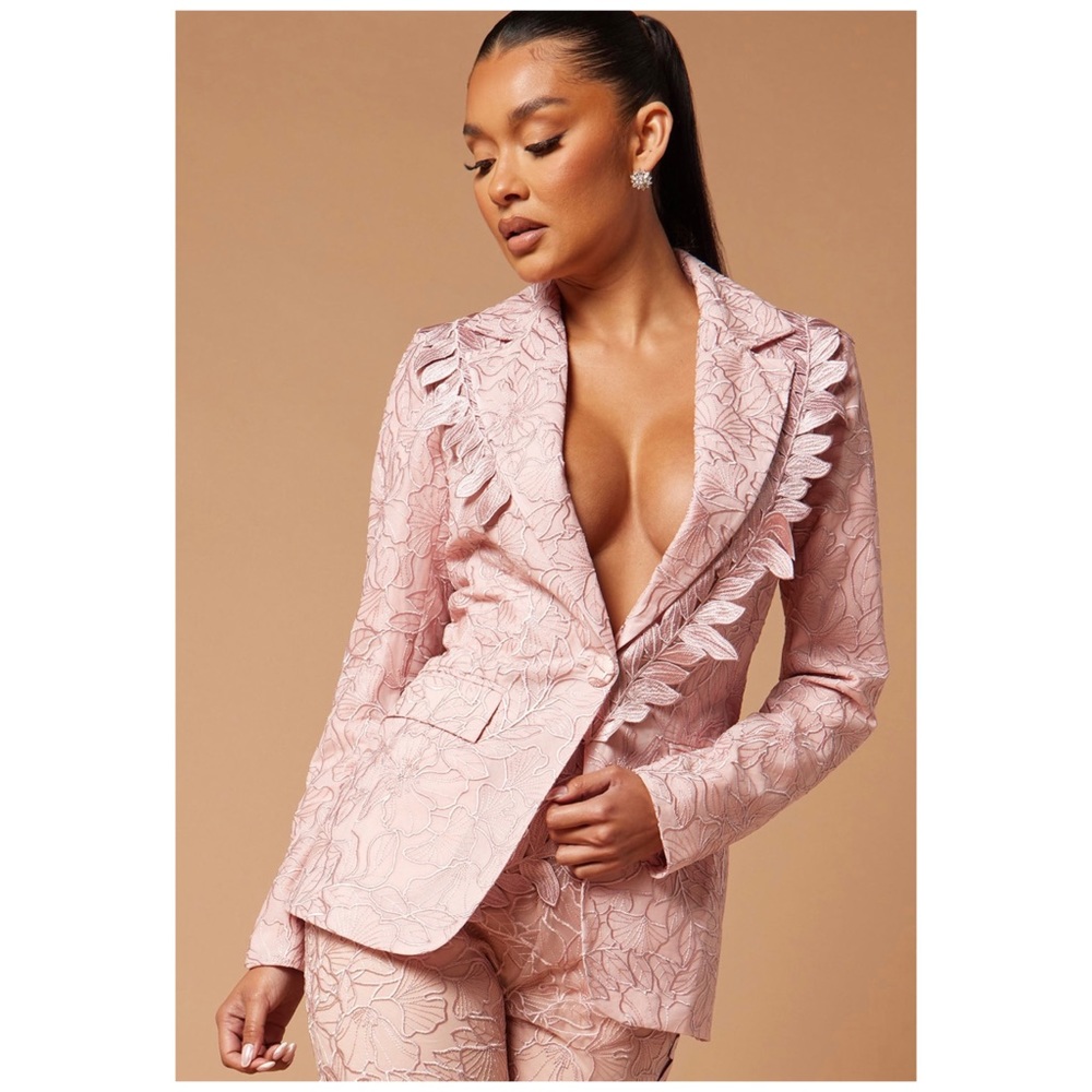 NWT Fashion Nova Womens Pink Embroidered Floral Blazer